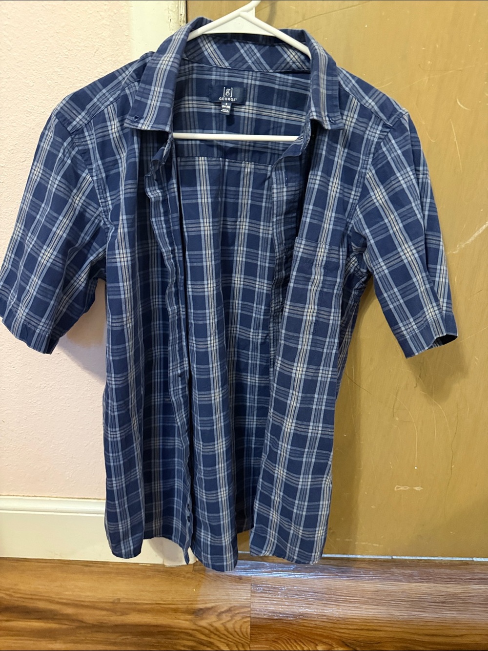 George Men’s Navy and White Plaid Short-Sleeve Button Down Shirt